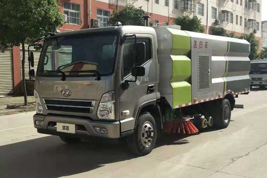 現(xiàn)代5噸中型洗掃車 現(xiàn)代5噸中型洗掃車